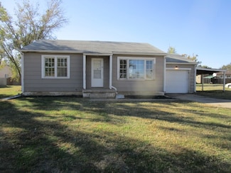 219 Rhodes Ct, Bentley, KS 67016