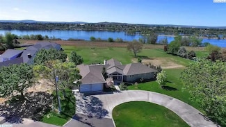 7624 W River Blvd, Pasco, WA 99301
