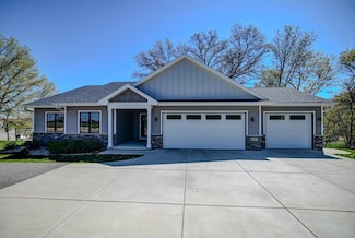 521 Ridge Dr, Mazomanie, WI 53560