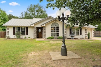 221 County Road 3230, Mount Pleasant, TX 75455