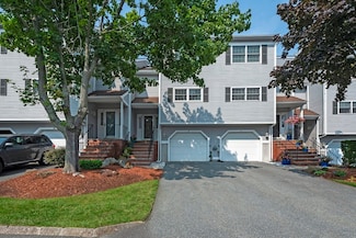 8 Carriage Hill Ln Unit 8, Salem, MA 01970
