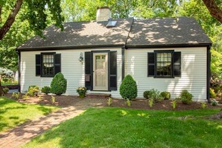 2 Woodbine Ln, Hingham, MA 02043