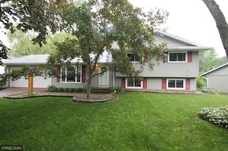 10628 Direct River Dr NW, Coon Rapids, MN 55433