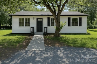 1401 Woodman Hall St, Shelby, NC 28152