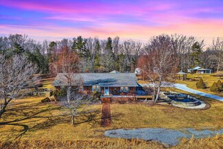 20061 Cumberland Gap Rd, New Castle, VA 24127