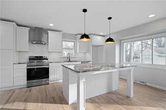 9760 Craig Dr, Overland Park, KS 66212