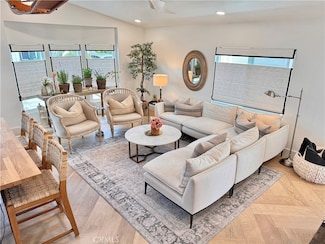 250 Mayflower Dr, Newport Beach, CA 92660