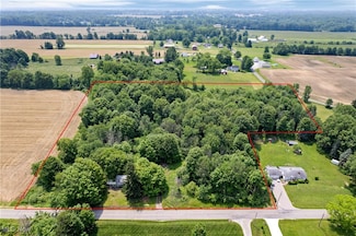 4958 Bassett Rd, Atwater, OH 44201