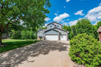 155 Palomino Ln, Circle Pines, MN 55014