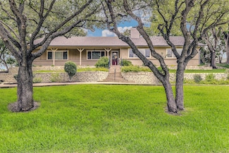 1831 Waterwood Dr, Arlington, TX 76012