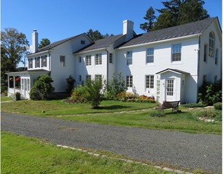 4 Porter St, Granby, MA 01033