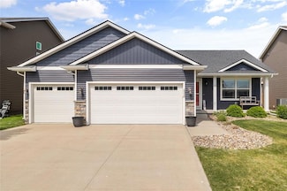 2320 SE Maxwell Dr, Waukee, IA 50263