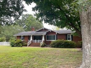 11 Johnson Point Rd, Hallieford, VA 23068