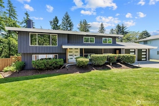 17517 NE 22nd Ct, Redmond, WA 98052