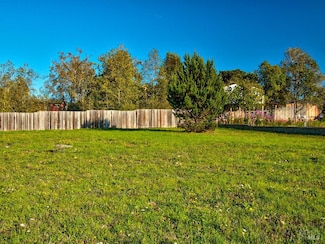 104 Dana St Unit B, Fort Bragg, CA 95437