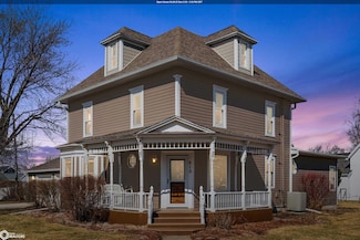 513 E Poplar St, Roland, IA 50236