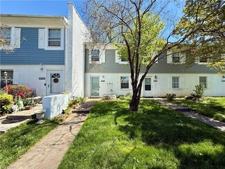 5711 Bramblegate Rd Unit J, Greensboro, NC 27409