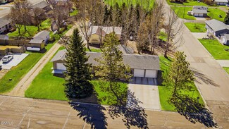 501 Main St E, Center, ND 58530