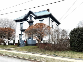 324 Cliff St, Saint Johnsbury, VT 05819