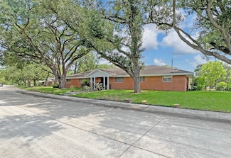 3641 Deal St, Houston, TX 77025