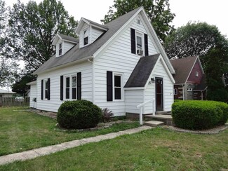 35 Oak St, Somerset, IN 46984