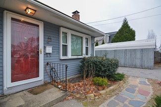 82 Lowell St, Woburn, MA 01801