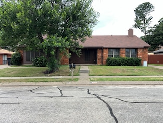 1037 Stableway Ln, Bedford, TX 76022
