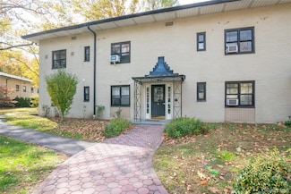 4 Field End Ln Unit 2R, Eastchester, NY 10709