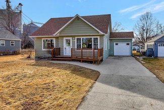 306 S Oak St, Hendricks, MN 56136