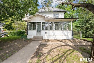 1904 Walling Ct, Davenport, IA 52803