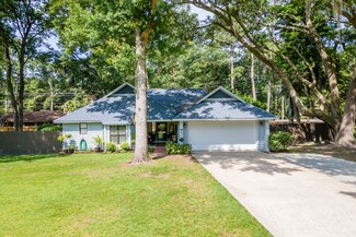 14 Chesterfield Lake Dr, Beaufort, SC 29906