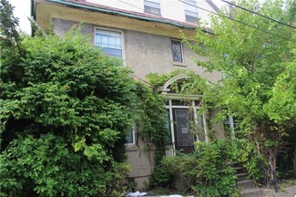 17 Dorchester Ave, Providence, RI 02909