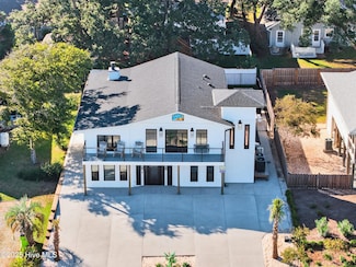 105 SE 53rd St, Oak Island, NC 28465