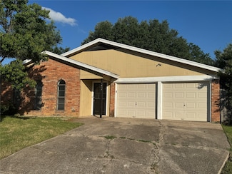 1029 Fox River Ln, Fort Worth, TX 76120