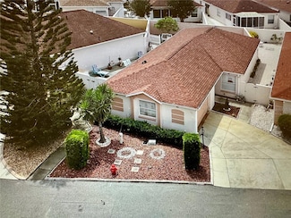 728 Ramirez Ave, Lady Lake, FL 32159