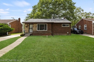 24611 Kenosha St, Oak Park, MI 48237