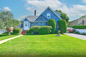 2405 Aberdeen St, East Meadow, NY 11554