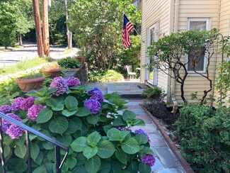 28 Beaconsfield Rd Unit 1, Brookline, MA 02445