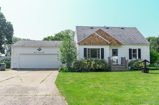 1247 Catalina Dr, Flint, MI 48507