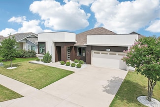 108 Dax Dr, Liberty Hill, TX 78642