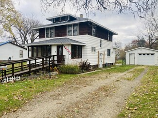 204 E Railroad St, Dowagiac, MI 49047