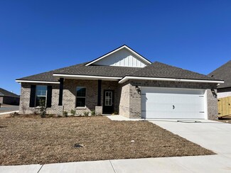 4652 Jayhawk Dr, Crestview, FL 32539