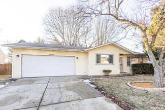 316 S Hawthorne St, Elgin, IL 60123