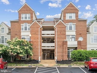7034 Ellingham Cir Unit D, Alexandria, VA 22315