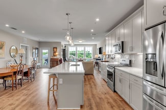 141 Saundersville Rd Unit 2403, Hendersonville, TN 37075