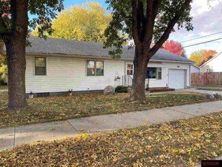 1016 12th St N, New Ulm, MN 56073