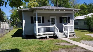 1018 W SiMcOe St, Lafayette, LA 70501