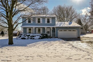 3730 Apache St NW, Uniontown, OH 44685