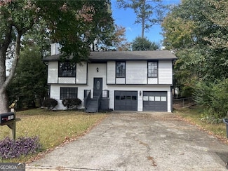 981 Dundee Dr NW, Lilburn, GA 30047