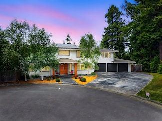 1346 Diamond Dr, Arcata, CA 95521